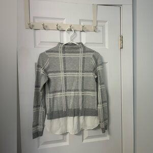 Chic Gray Plaid Women's Turtleneck Sweater